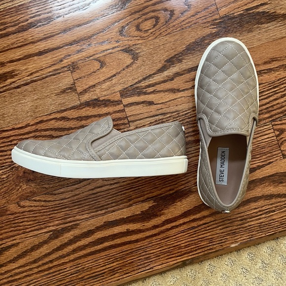 Steve Madden Grey ECENTRCQ Slip On Sneaker Size 6.5 - Picture 2 of 2
